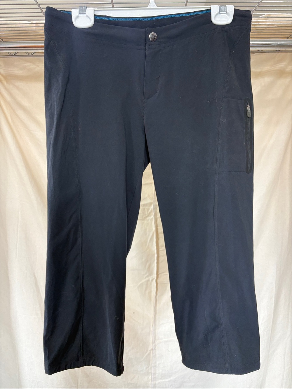Columbia Women's Black Capris with Side Zip Pocket